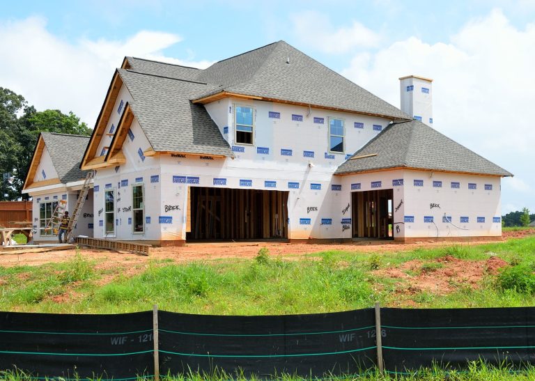 une image d'une maison bebium et un avis d'un client