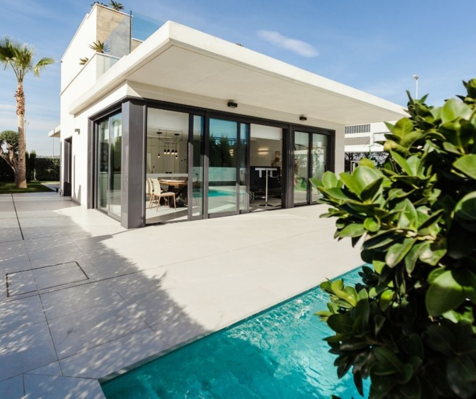 un guide montrant comment choisir revêtement de sol piscine